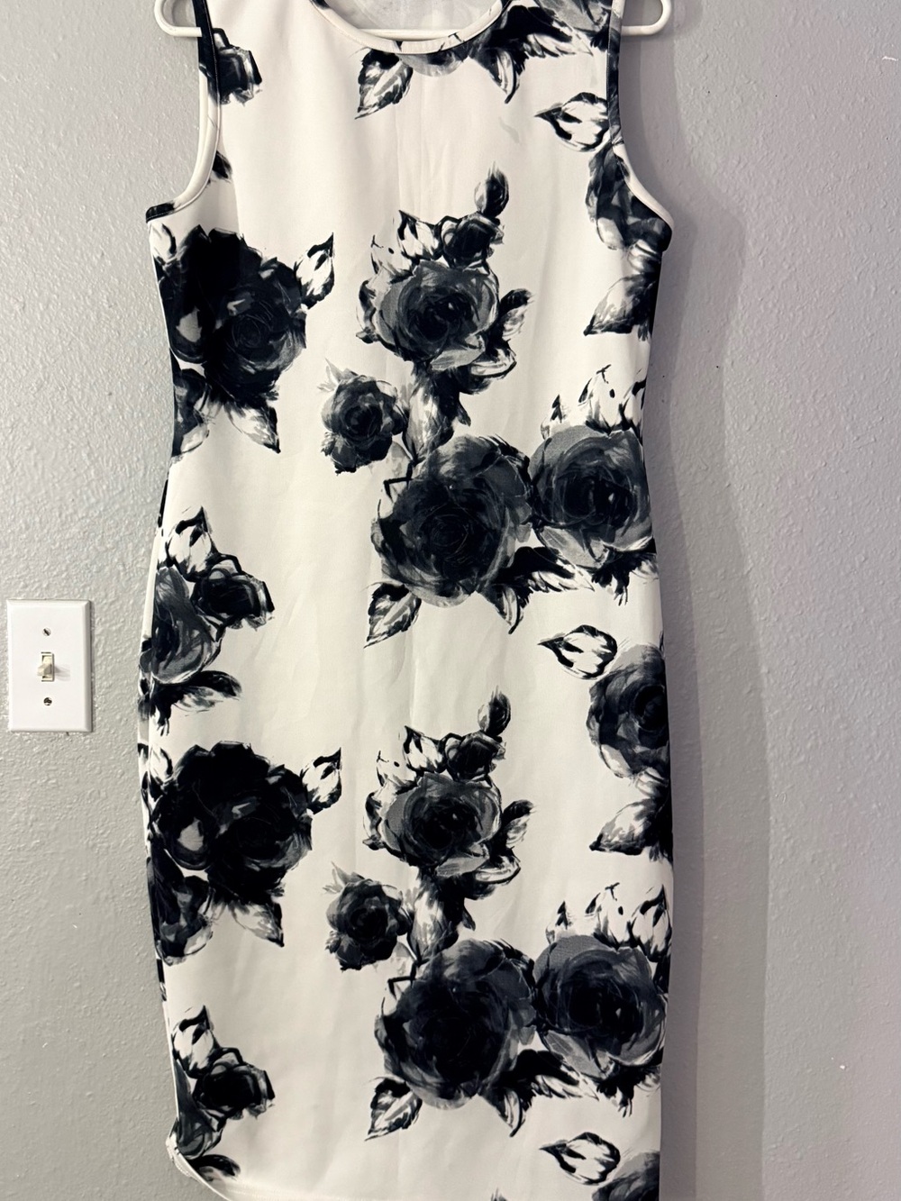 VENUS Black & White Floral Midi Sheath Dress